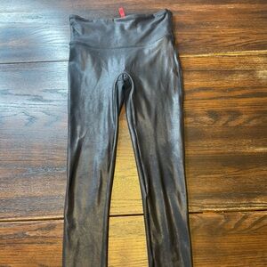 SPANX Faux Leather Look Leggings Black Liquid Shine Size Small